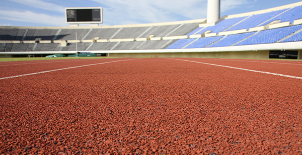 Pisos deportivos de alta calidad: ¿Qué materiales garantizan mayor seguridad y rendimiento?